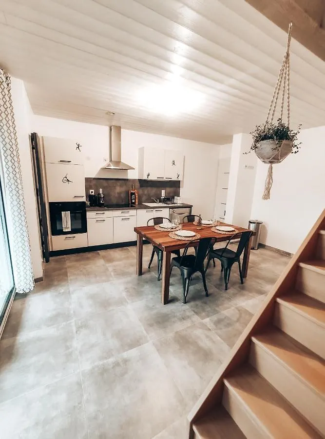 Le Verdi-A Cote De Geneve-Calme-Confortable-Wifi-Parking Apartment Neydens France
