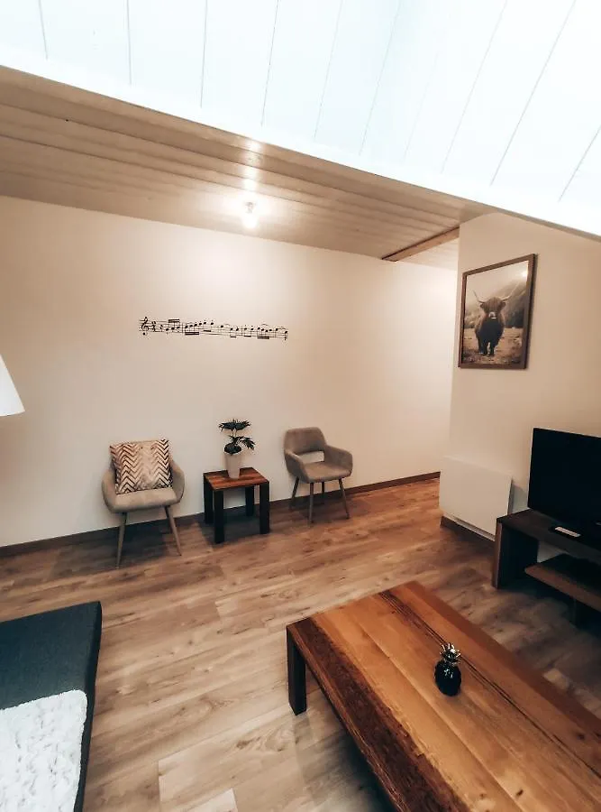 Le Verdi-A Cote De Geneve-Calme-Confortable-Wifi-Parking Apartment Neydens