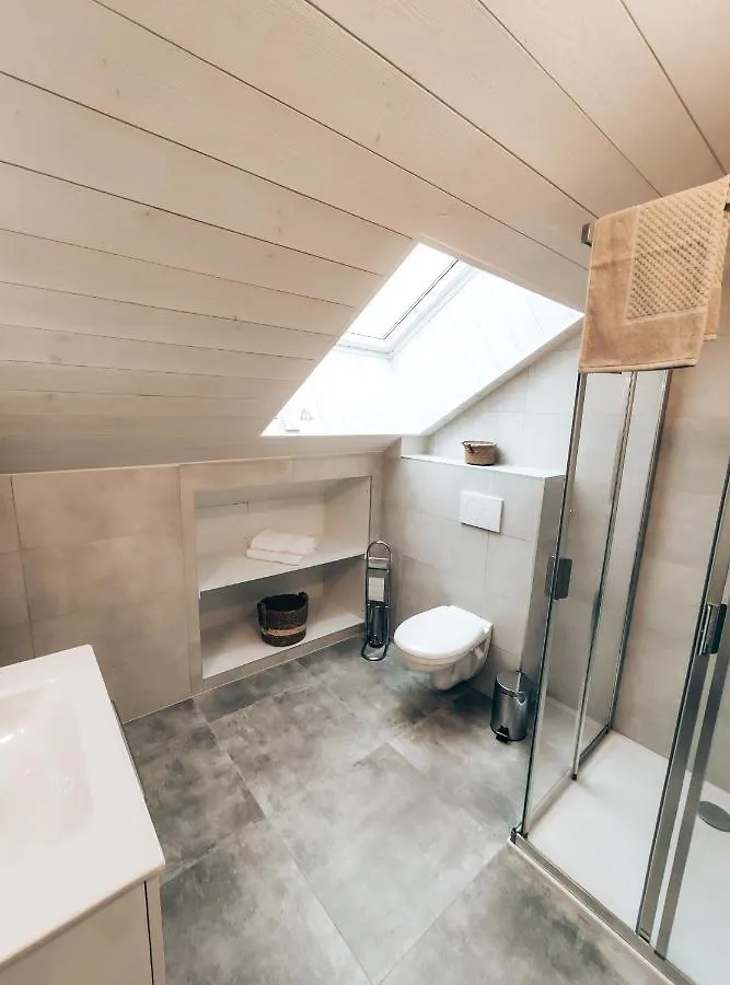 Le Verdi-A Cote De Geneve-Calme-Confortable-Wifi-Parking Apartment Neydens