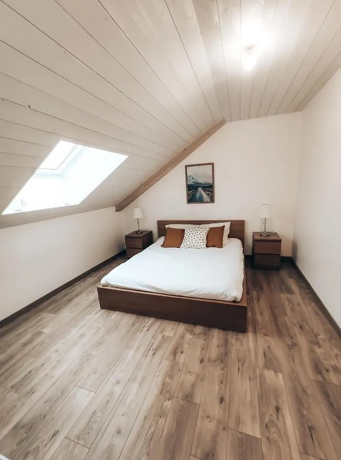 Le Verdi-A Cote De Geneve-Calme-Confortable-Wifi-Parking Apartment Neydens