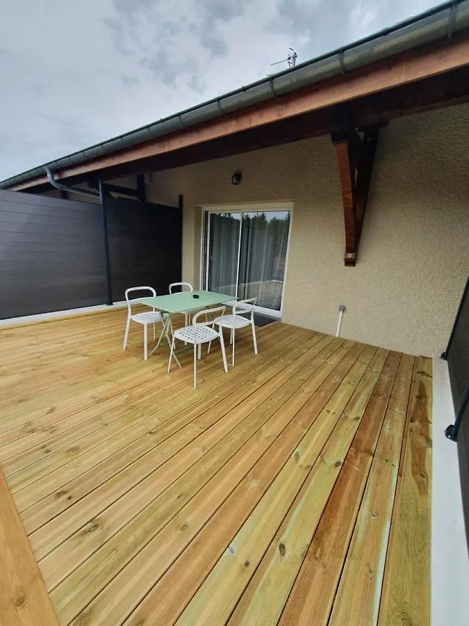 Le Verdi-A Cote De Geneve-Calme-Confortable-Wifi-Parking Apartment Neydens